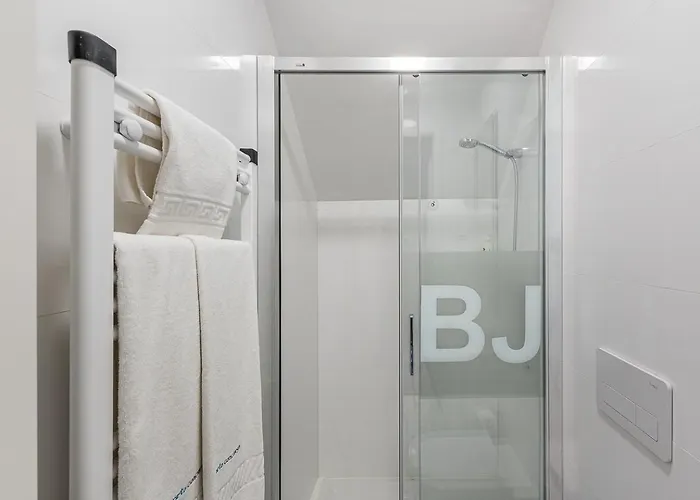 Guestready - Bonjardim Building *