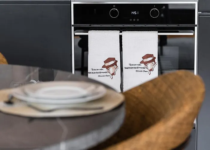 Guestready - Bonjardim Building *