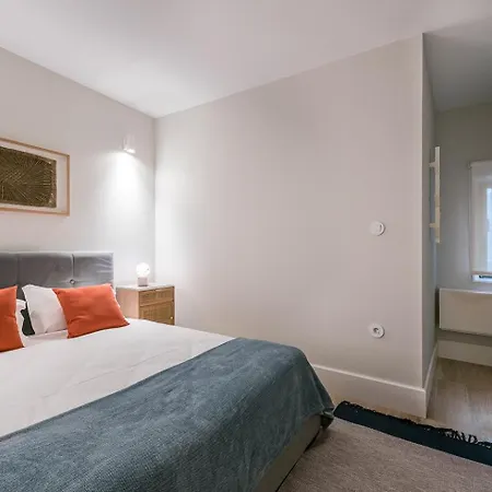 Guestready - Bonjardim Building *