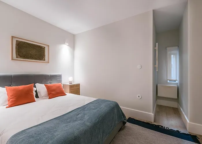 Guestready - Bonjardim Building *